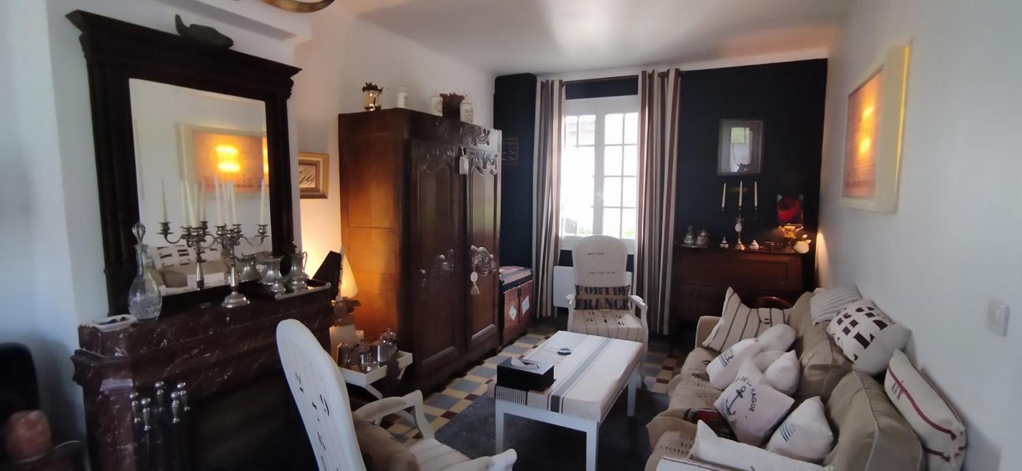 Une Chambre En Ville Domfront  Eksteriør billede